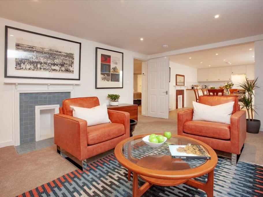 1 Perfectly Located Stylish, Comfortable Apartment シドマウス エクステリア 写真